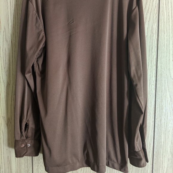 Vintage imported long sleeve button up - Picture 2 of 5